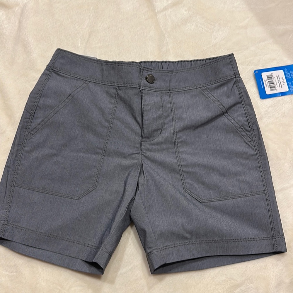 NWT Women’s Columbia Longer Days Short